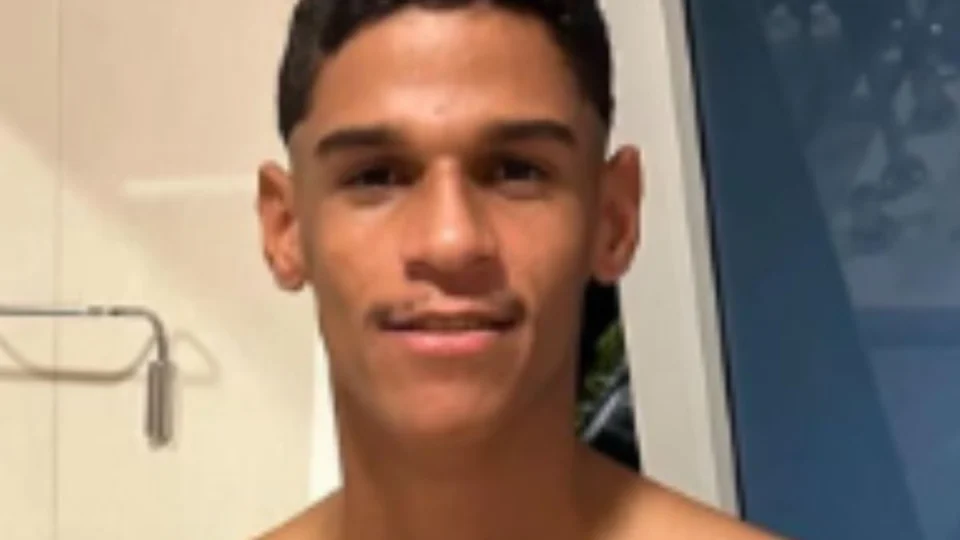 Luva de Pedreiro posta antes e depois de seu corpo e internet não perdoa