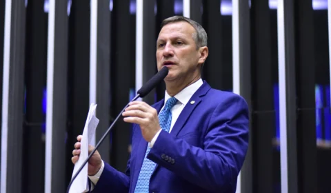 Projeto obriga instalação de bloqueadores de celular em presídios