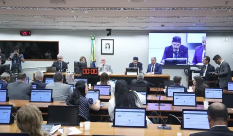 Comissão aprova PEC sobre imunidade tributária de igrejas