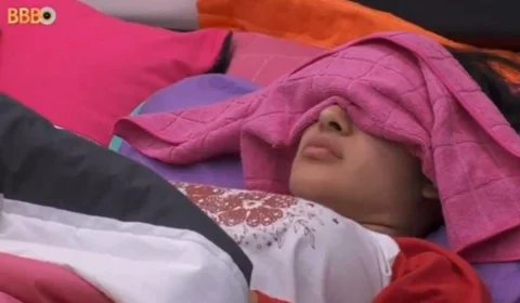 BBB 24: Isabelle passa mal durante festa e precisa de atendimento médico