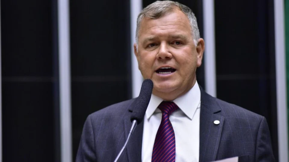 Educação profissional técnica pode ser  obrigatória nas escolas