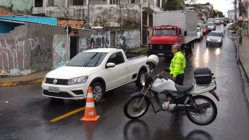 Chuva atrapalha foliões em Manaus; veja relatos