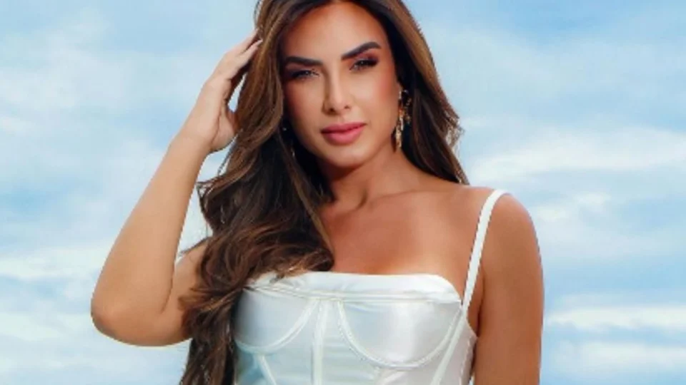 Nicole Bahls tem reação hilária ao descobrir só agora sobre morte de Pelé; veja vídeo