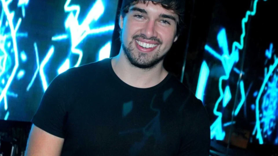 Olin Batista aparece irreconhecível em foto rara com Thor e Eike Batista