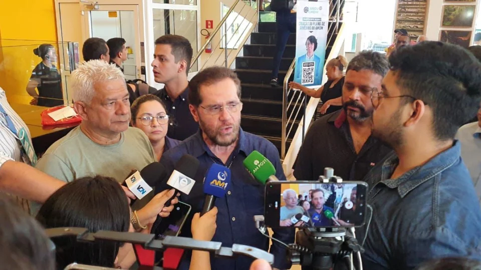 Plínio Valério declara apoio à pré-candidatura de Amon Mandel