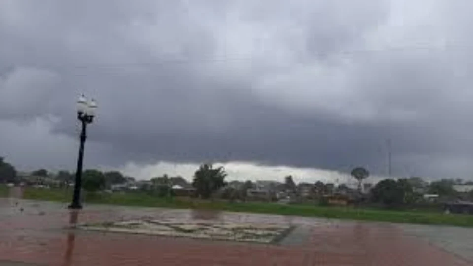 Inmet aponta chuvas intensas em todo o Acre; veja alerta