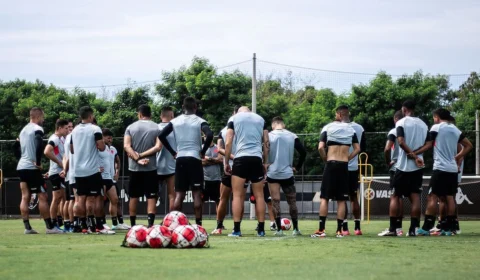 Vasco usa período sem jogos para recuperar atletas