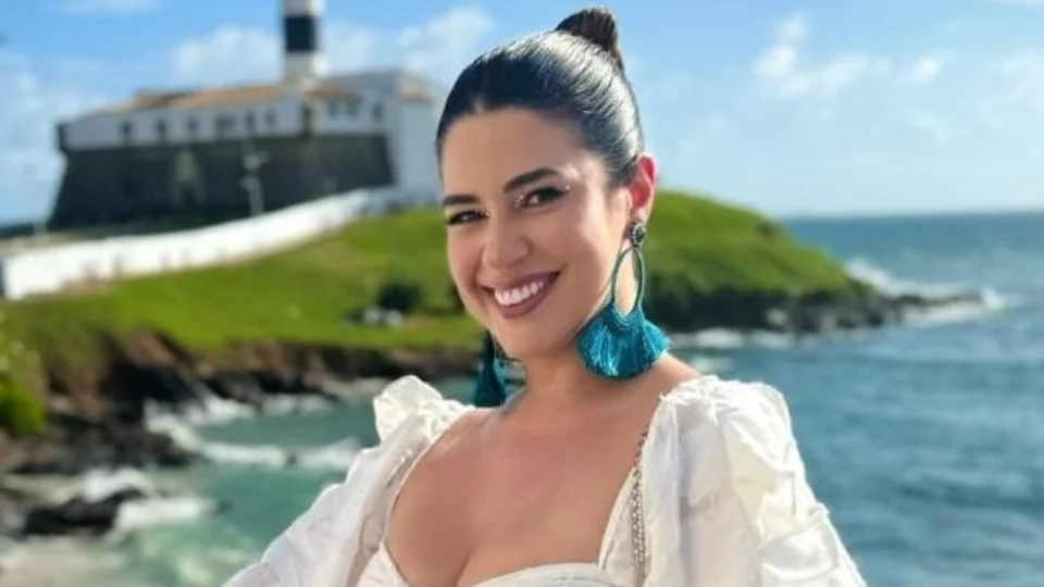 VÍDEO: Vivian Amorim dança ‘Macetando’ no trio da Ivete, em Salvador