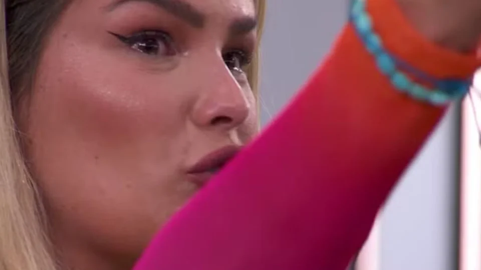 BBB 24: Yasmin chora mais uma vez após conversa com Davi