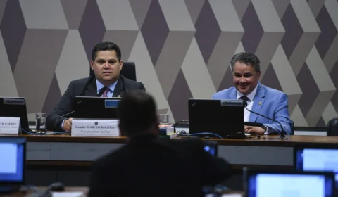 Senadores articulam votação da PEC das drogas para esta quarta (6)
