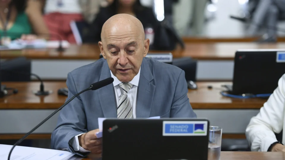 Comissão debate questões da aviação civil no Brasil; Acompanhe