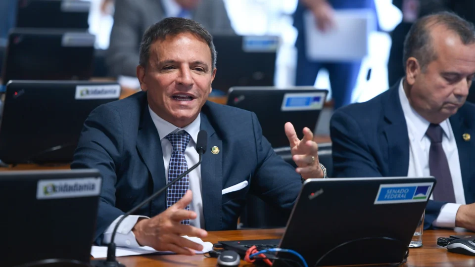 ‘Ela tem que entrar na política se ela quiser’, diz Bittar sobre cotas