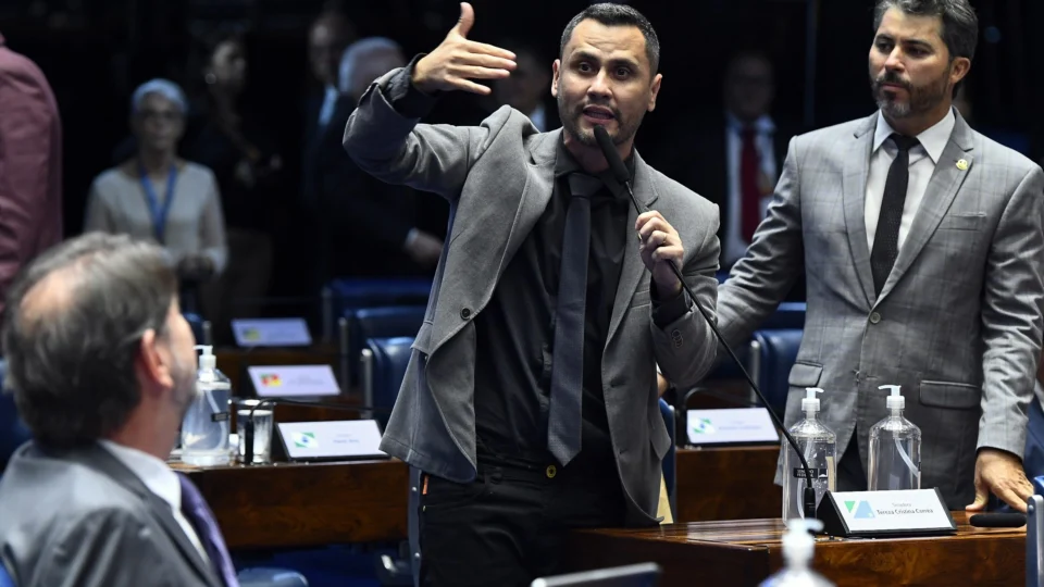 Senado aprova isenção de IPVA para carros com mais de 20 anos