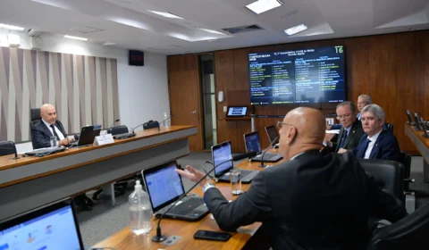 Comissão de Infraestrutura debate sobre obras públicas paralisadas