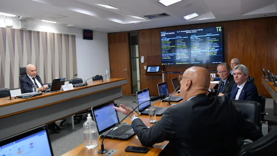 Comissão de Infraestrutura debate sobre obras públicas paralisadas