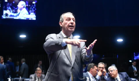 PEC das drogas: ‘Estamos lidando com uma questão delicada’, diz Aziz