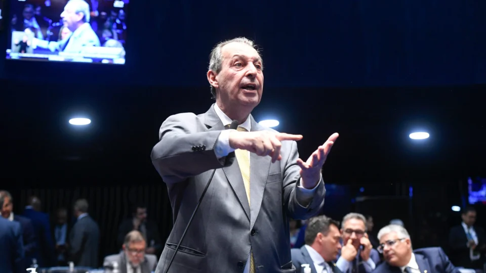 PEC das drogas: ‘Estamos lidando com uma questão delicada’, diz Aziz