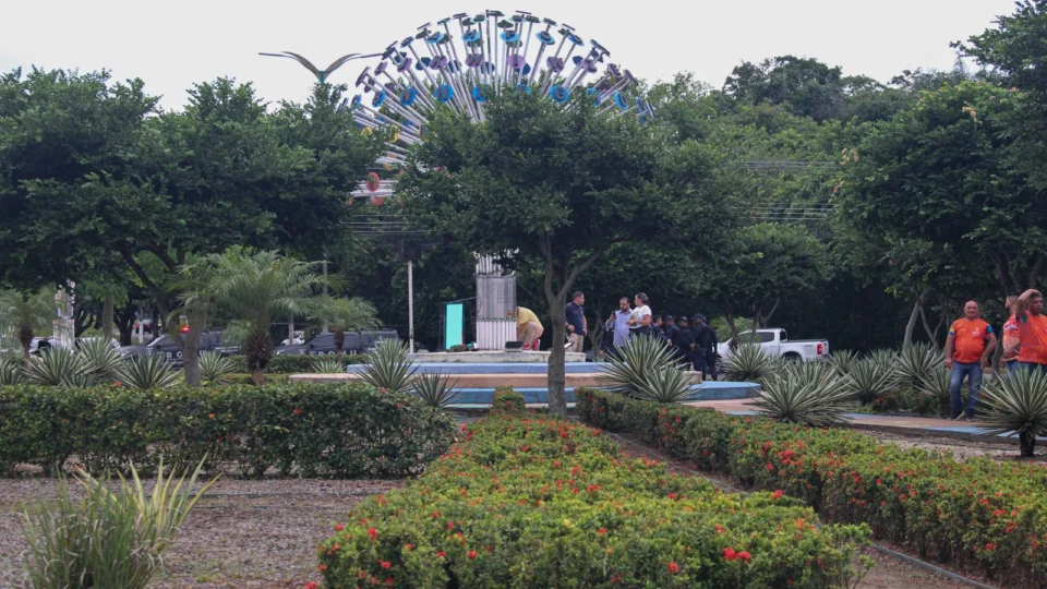 ‘Bola das Letras’ é vandalizada após influencer esconder R$ 1 mil, em Manaus