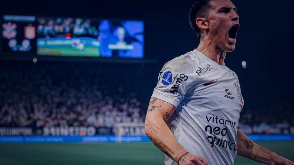 Corinthians perde Rojas, mas treina com esperança de chegar às 4ª do Paulistão