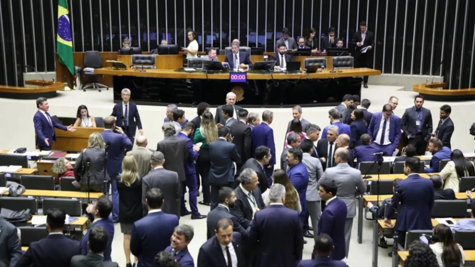 Reforma do ensino médio é aprovada na Câmara dos Deputados  