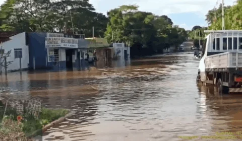 Prefeitura emite alerta após transbordamento de córrego em Gurupi-TO