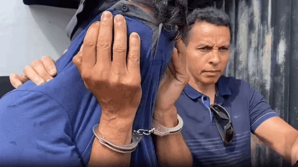 Vídeo: acusado de homicídio se entrega à Polícia em Araguaína-TO