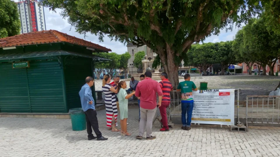 Obra irregular no entorno do Teatro Amazonas é embargada