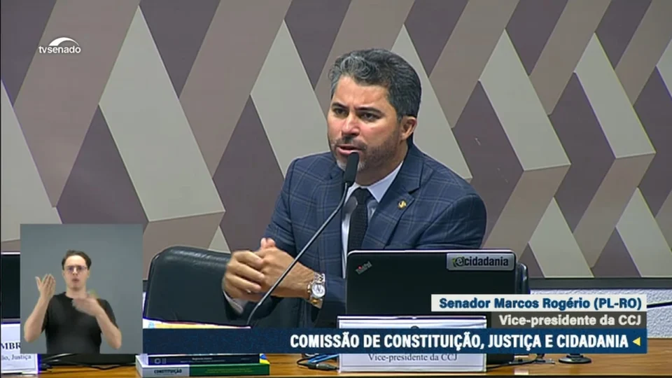 ‘O papel de legislar cabe ao parlamento’, diz Marcos Rogério