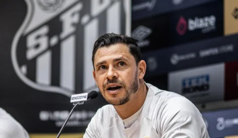 Ex-jogador do Corinthians vai à Justiça para cobrar R$ 1,8 milhão; entenda