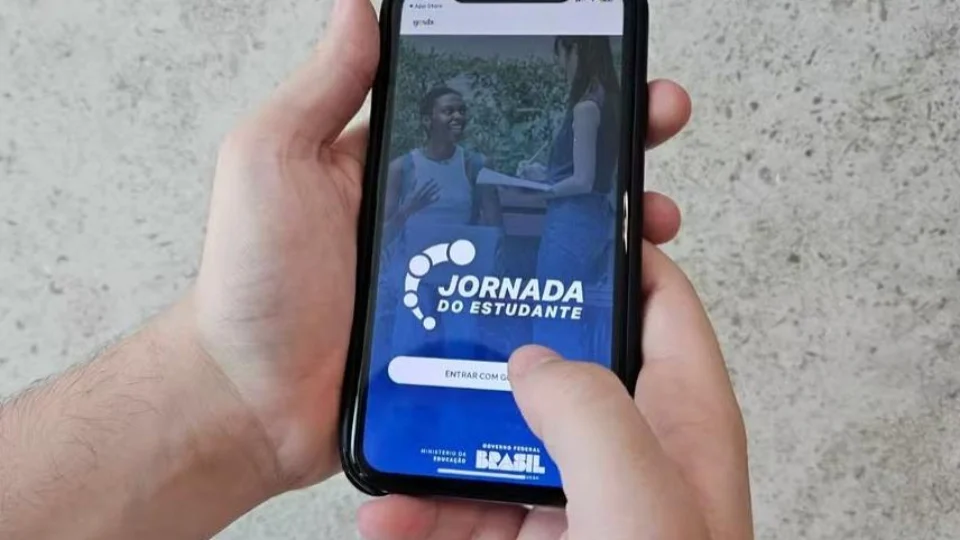 Seduc alerta para golpe com app do Programa Pé-de-Meia em Manaus