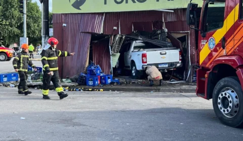 VÍDEO: carro que invadiu bar e matou funcionária é da prefeitura de Autazes