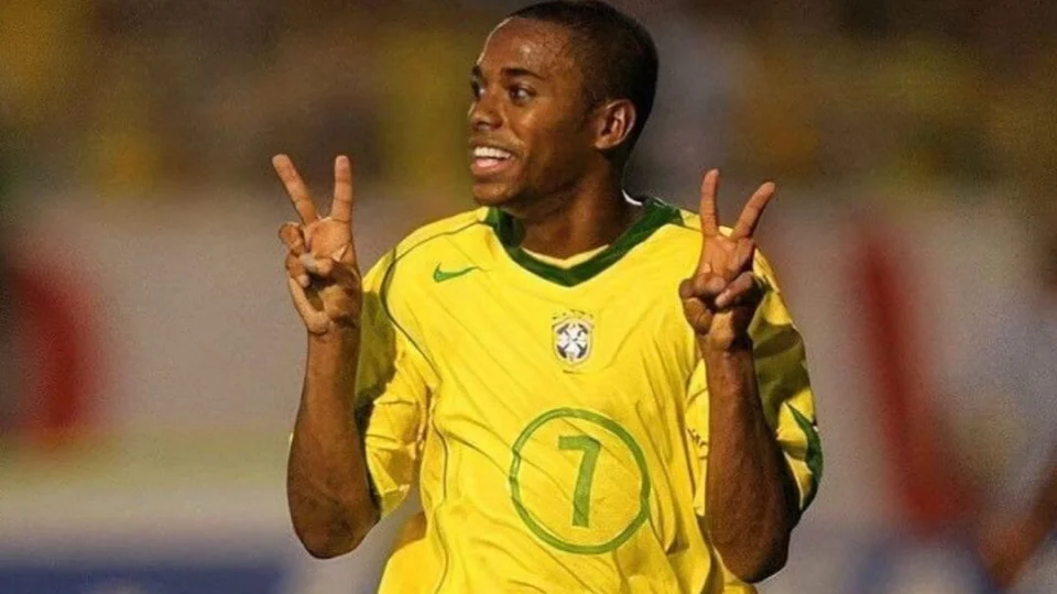 Defesa de Robinho apresenta novo recurso ao STF