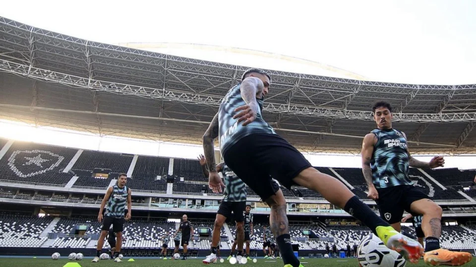 Liberta: Botafogo faz último treino antes de pegar o Bragantino