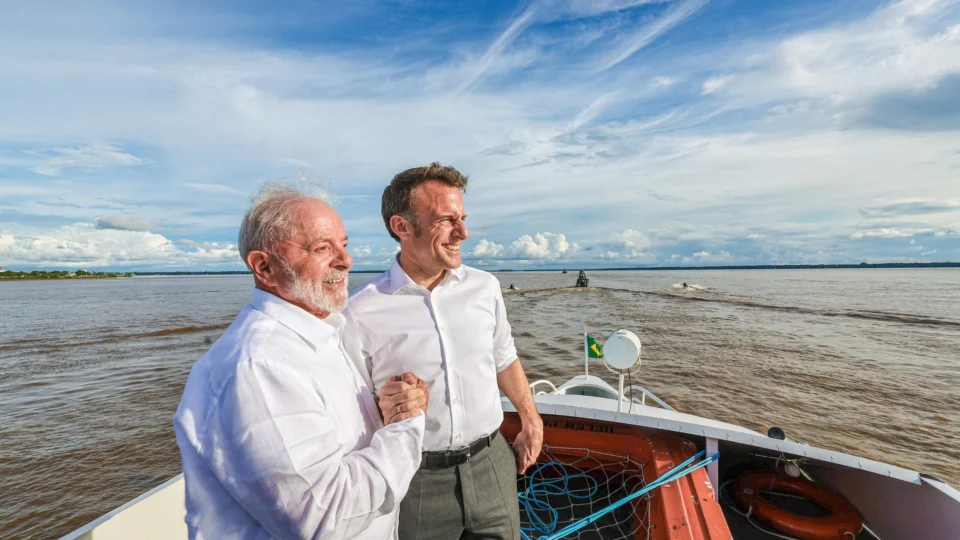 Lula recebe Emmanuel Macron em Belém; Acompanhe