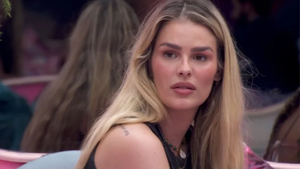 BBB 24: após permanência de Davi, Yasmin vai ao confessionário e dá susto em Boninho