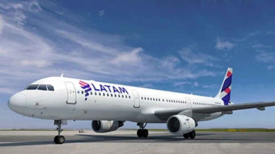 Incidente com voo da Latam deixa 50 feridos na Nova Zelândia; veja vídeo