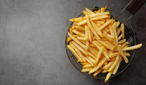 Pesquisa aponta que comer batata frita aumenta risco de demência