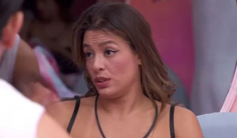 BBB 24: Beatriz faz telefone sem fio e diz que Wanessa “bateu com tamanco” em Davi