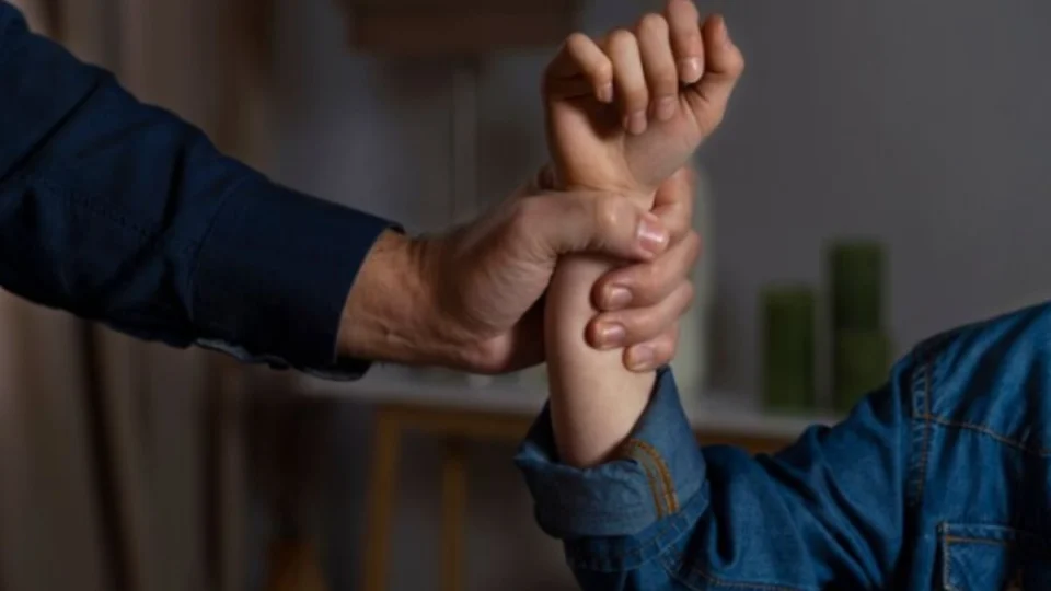 “Acho que matei minha mulher”: brasileiro que matou esposa na Irlanda vai a julgamento