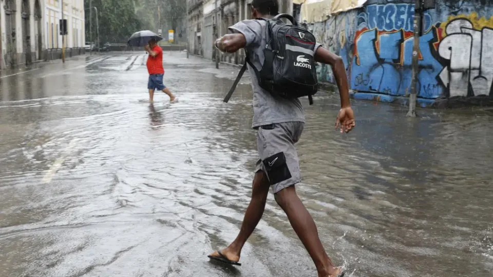 Chuvas: governo reconhece emergência em municípios de dez estados