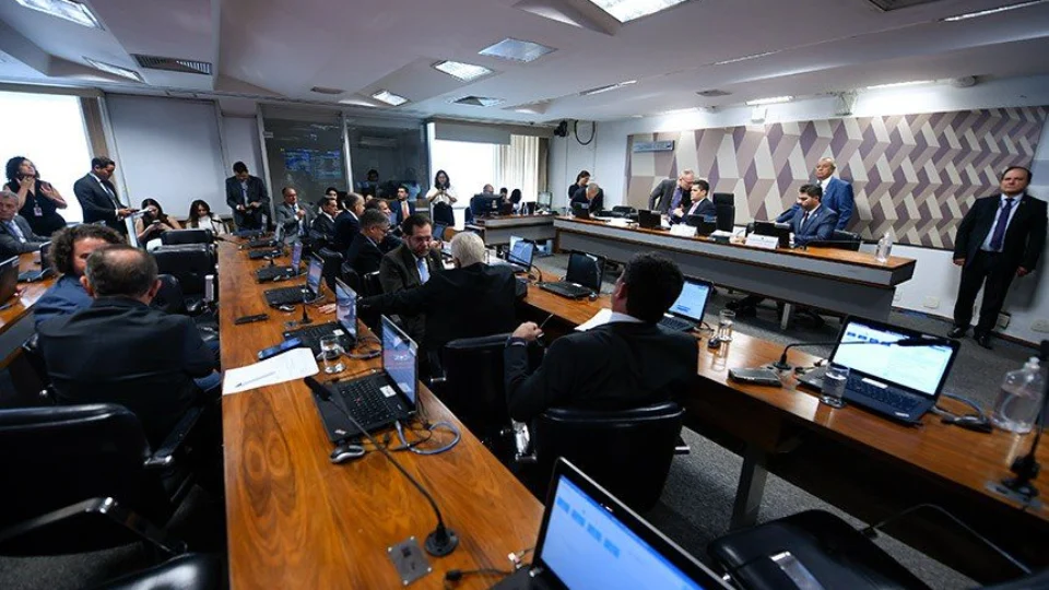 CCJ deve votar PEC sobre drogas na quarta-feira