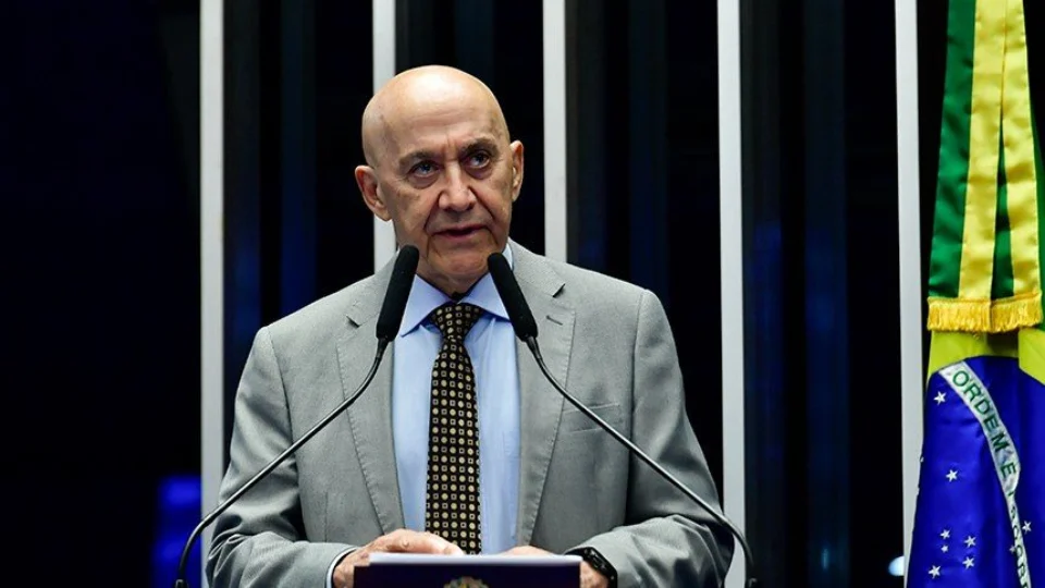 Confúcio defende, em plenário, mais mulheres na política