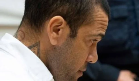 Qual é o valor da fortuna de Daniel Alves, jogador condenado por estupro?