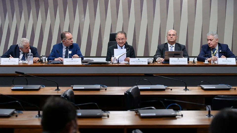 Senadores debatem sobre liberação de garimpo em área de pesquisa