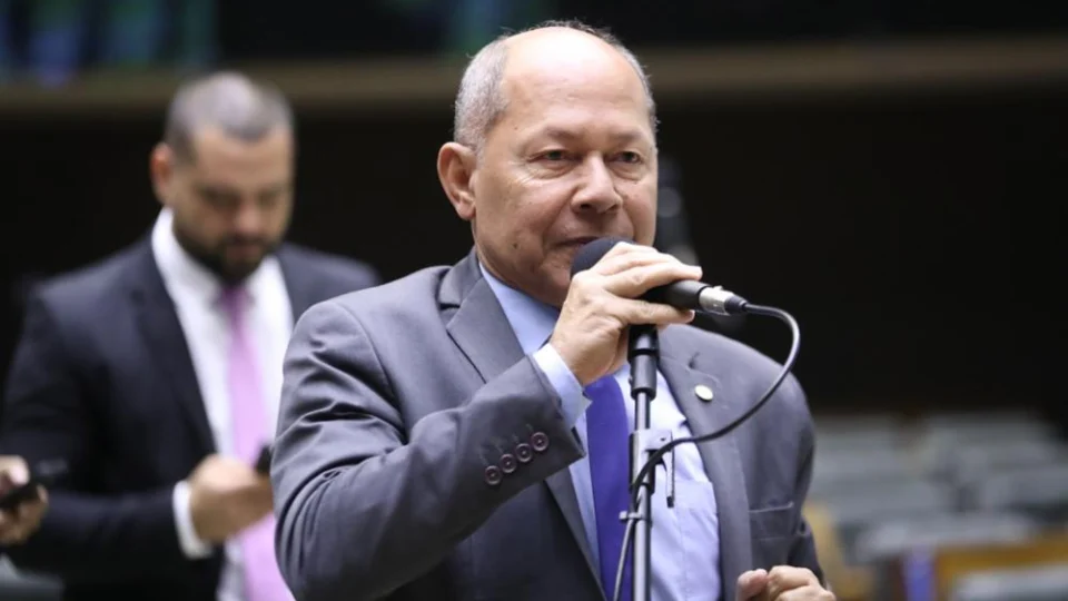 Deputado Coronel Chrisóstomo critica os pronunciamentos de Lula