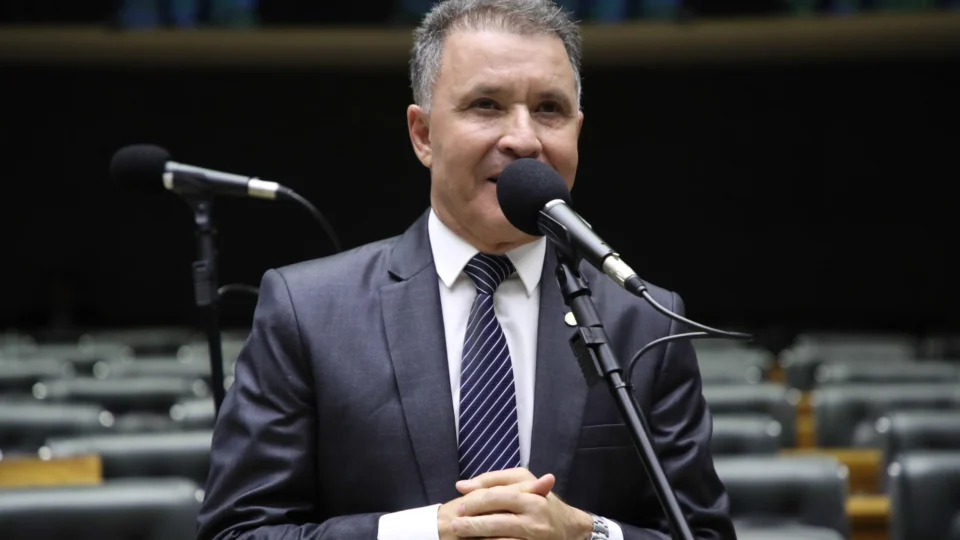 Relator da CCJ sobre prisão do deputado Brazão sofre acidente