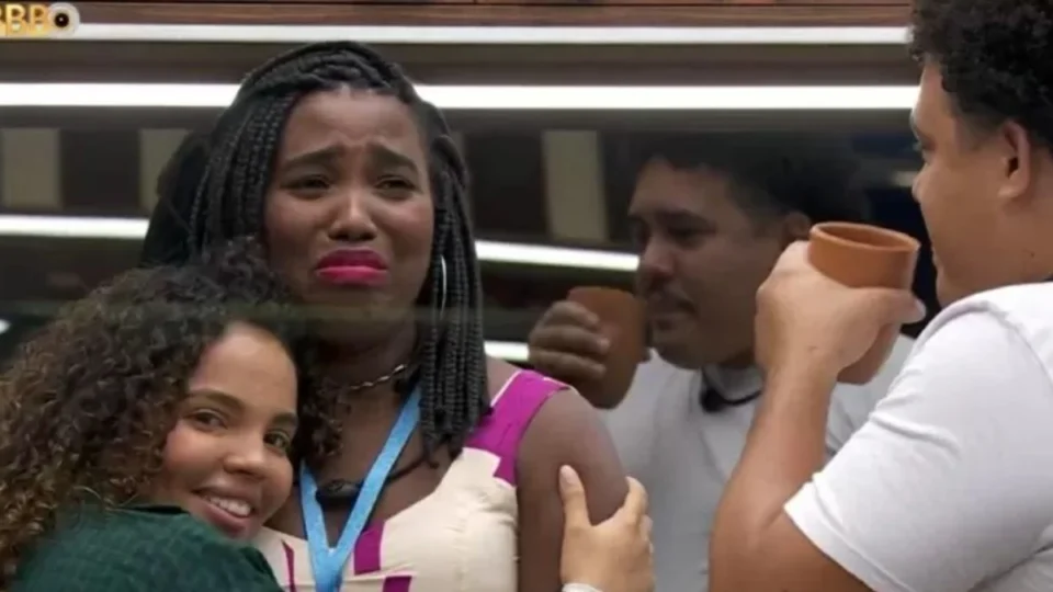 BBB 24: Leidy chora após formação do Paredão e precisa ser consolada