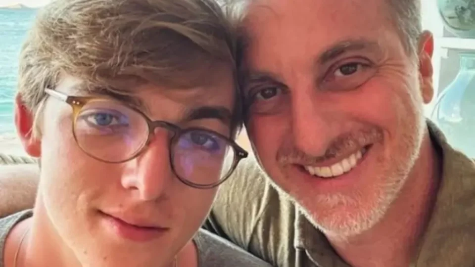 Filho de Luciano Huck é aceito em faculdade famosa nos Estados Unidos