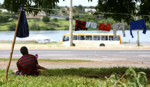 Governo do DF inicia plano para reduzir população de rua