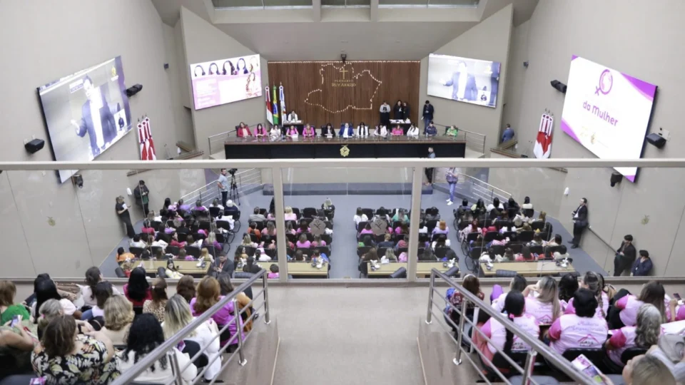 ‘Importância da mulher na política do AM é enorme’, diz especialista